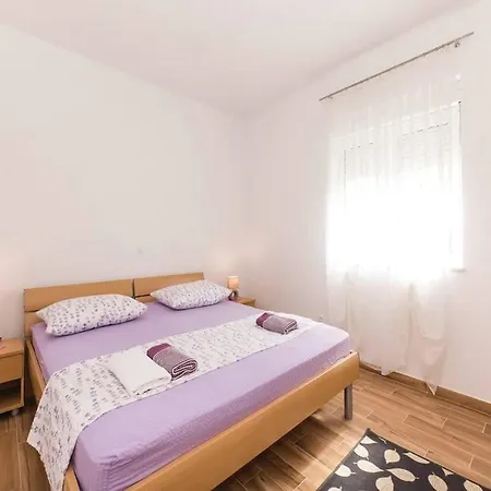 Zdenka Zatoglav Apartman Rogoznica