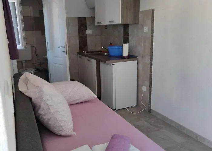 Zdenka Zatoglav Rogoznica (Sibenik-Knin)