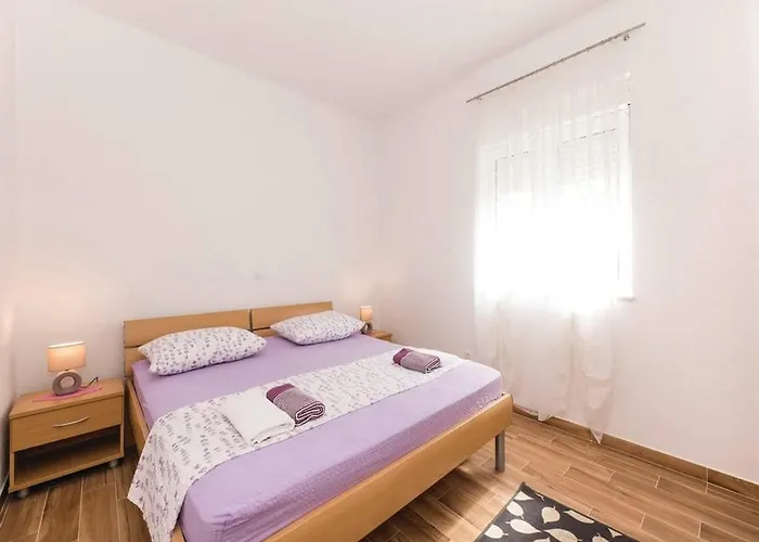 Zdenka Zatoglav Daire Rogoznica (Sibenik-Knin)